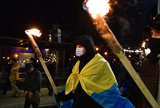 На Украине отменят празднование 8 марта и Дня Победы