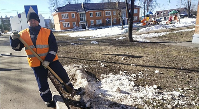 Работы по подготовке к весеннему периоду продолжаются в Кленовском