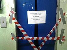 Жители девятиэтажного дома уже месяц живут с неработающим лифтом