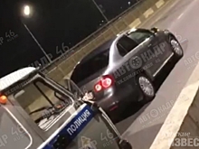 Куряне бросились спасать девушку, которая курила на Кировском мосту