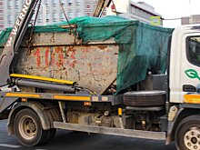 Мусоровоз насмерть сбил пешехода в Москве