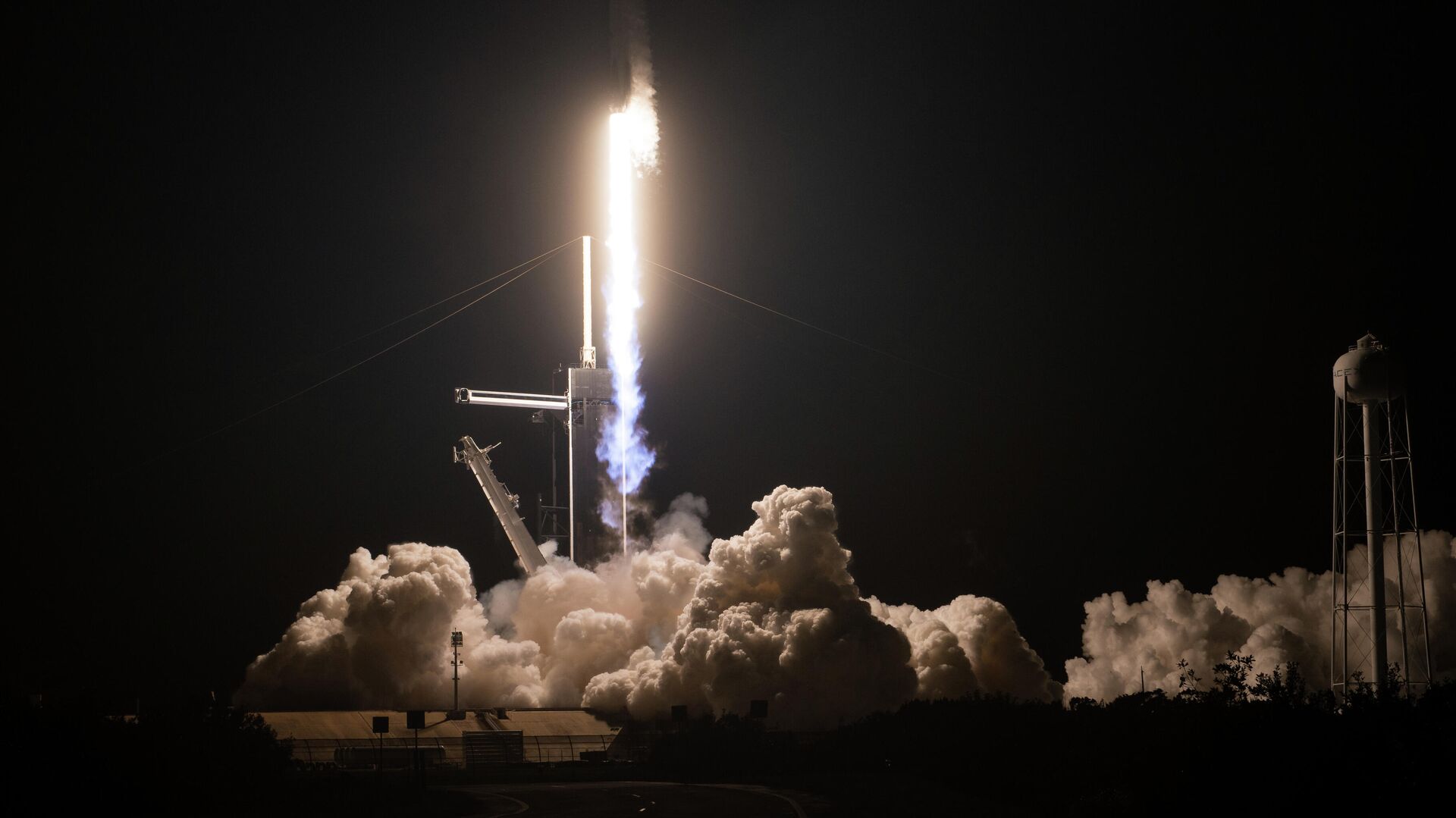 SpaceX вывела на орбиту спутники связи компаний OneWeb и Iridium