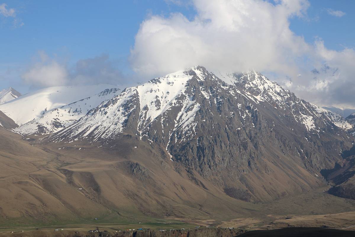 Раскрыта судьба застрявшего со сломанной ногой на Эльбрусе россиянина