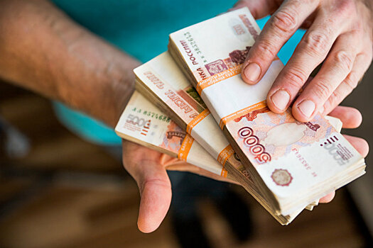 Названы вакансии с зарплатой более полумиллиона рублей