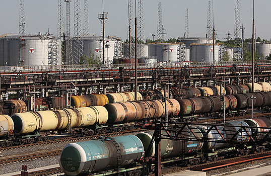 «Ъ»: экспорт российского бензина вырос с начала года на 40%