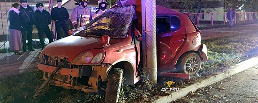 На улице Большевистской в Новосибирске 32-летний водитель Toyota врезался в столб и погиб