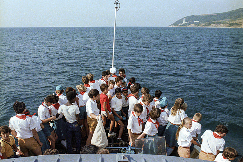 Во время морской прогулки, 1984 год