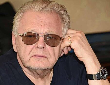 «Поцеловала мне руку»: Антонов вспомнил, как кормил черной икрой Настасью Кински