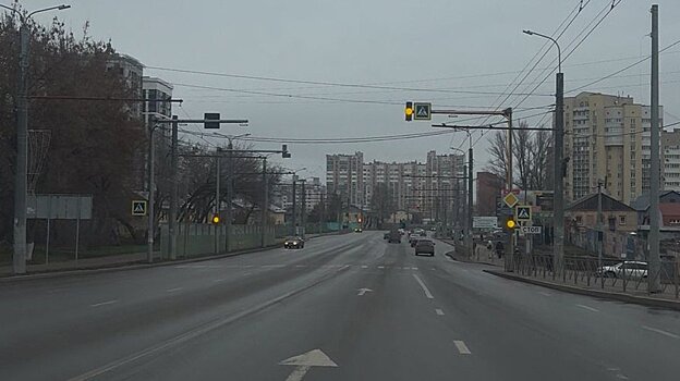 На улице Терновского заработал новый светофор