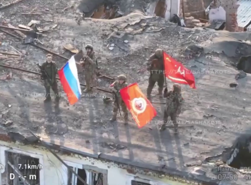 В Малой Локне подняли российский флаг