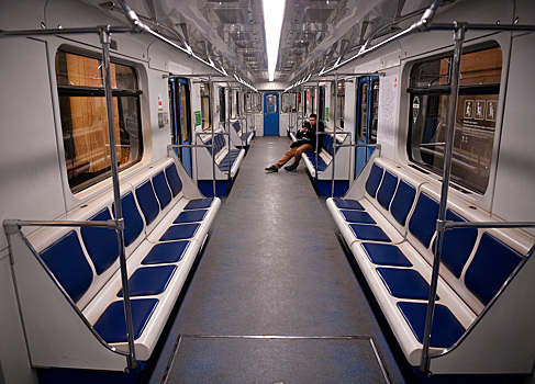 Россияне с ностальгией вспомнили пустые из-за пандемии вагоны московского метро