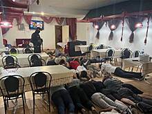 В Бердске спецназ ФСБ положил лицом в пол 27 любителей узбекской кухни