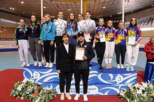 Челябинские спортсменки завоевали три золотые медали Кубка России по шорт-треку