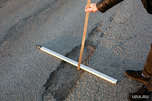 Мэр Нового Уренгоя дал старт ямочному ремонту дорог