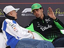 Британский гонщик Хилл назвал впечатливших его молодых пилотов