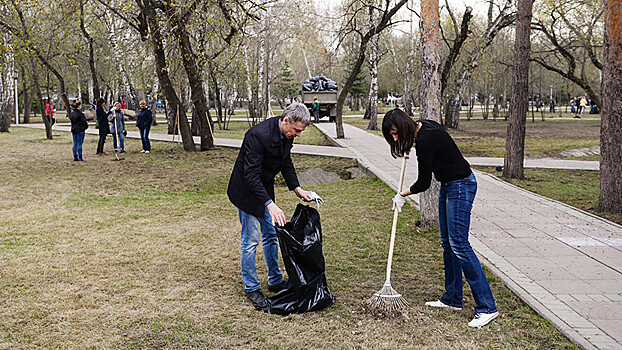 В подмосковной Истре проходит субботник