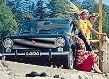 Как в СССР рекламировали машины и нижнее белье