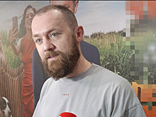 Денис Шведов рассказал о непростом детстве : "Идешь как на врага"