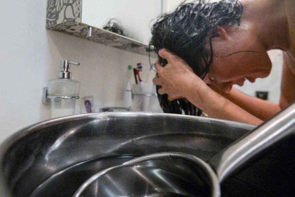 Россиянам&nbsp; объяснили невозможность отменить отключение горячей воды летом