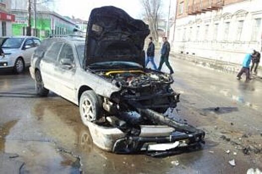 В Новосибирске произошло ДТП, после которого в салоне авто зажало пассажира
