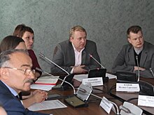 В Челябинске выясняли, кто должен платить за площадки для выгула животных