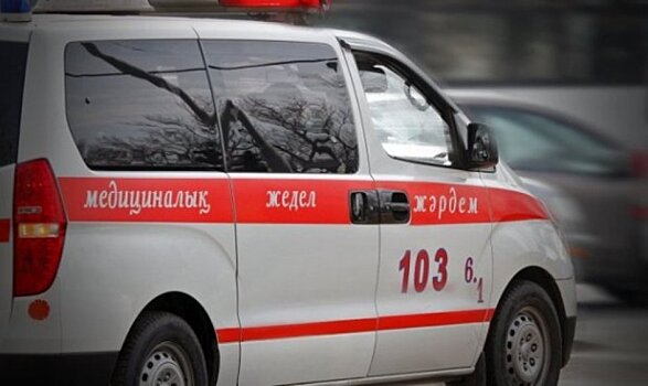 Пятеро детей пострадали в столице Казахстана из‐за перевернувшегося от ветра батута