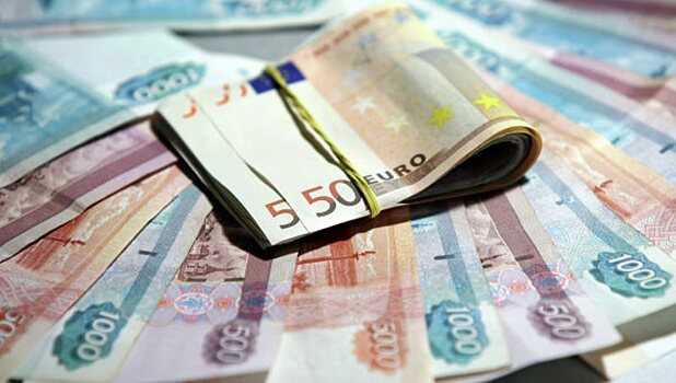 Официальный курс евро вырос на 1,44 рубля