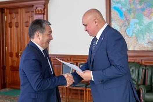Сергей Цивилев провел встречу с консулом Республики Казахстан