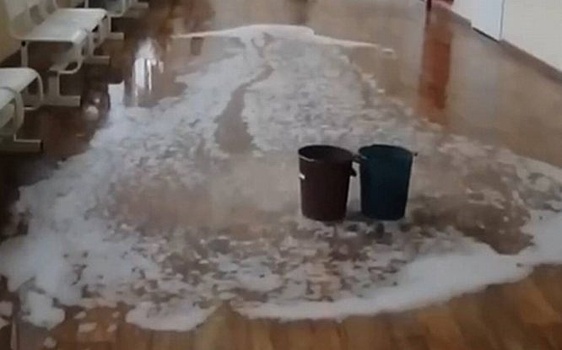 В поликлинике в 9-ом проезде Марьиной Рощи начали монтаж системы кондиционирования