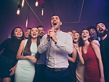 Суд признал наценку за ночной сервис в караоке-баре законной