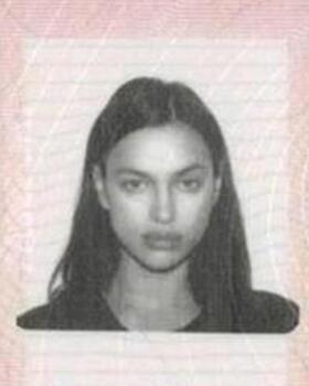 Ирина Шейк заинтриговала поклонников фото своего паспорта: «Напутала... или что-то в этом роде»