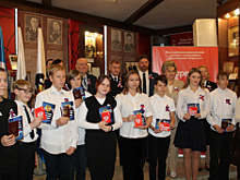 В День Конституции юные новгородцы получили свои первые паспорта