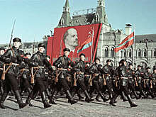 В России 7 ноября празднуется годовщина Великой Октябрьской революции