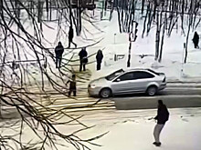 На видео попало, как Ford Focus сбил шестилетнего мальчика