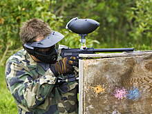 Воспитатели обстреляли детей из пейнтбольных ружей