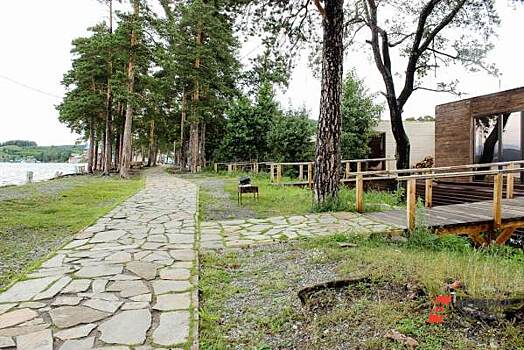 В Югре продают базу отдыха в виде дворца за 100 миллионов