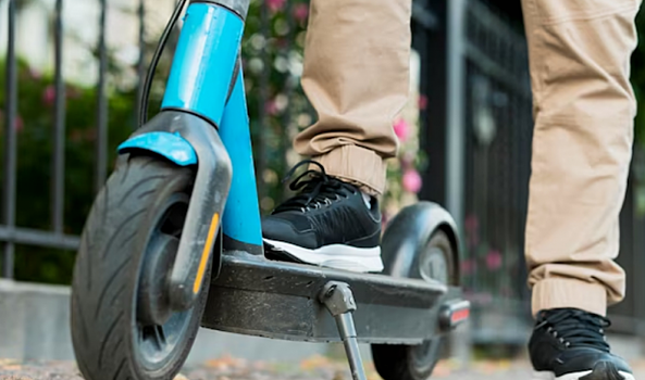 Волгоградцам рассказали, как действовать при ДТП с участием электросамоката