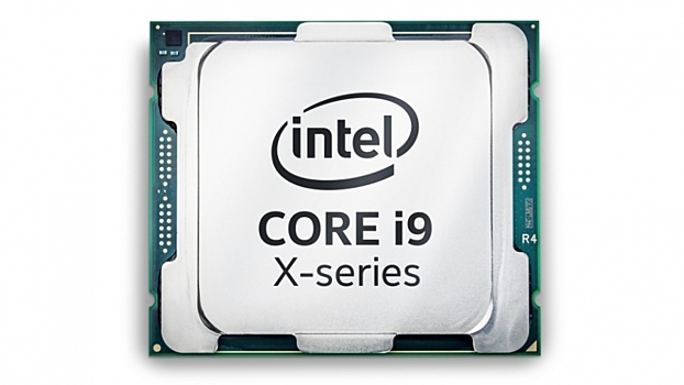 Процессор Intel Core i9-7960X с 16 ядрами работает на частоте 2,5 ГГц