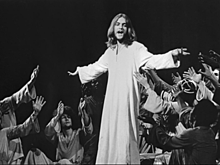 Умер исполнитель главной роли в мюзикле «Иисус Христос — суперзвезда»