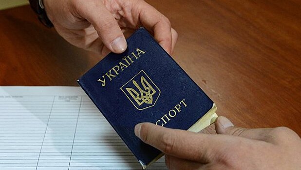 Силовики отбирали паспорта у  направляющихся в ЛНР граждан