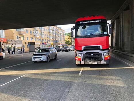 Раскрыты обстоятельства ДТП с участием грузового автомобиля во Владивостоке