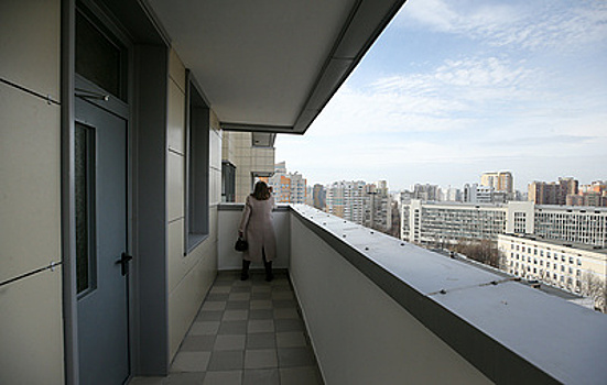 В ГД рассказали о штрафах за курение на общих подъездных балконах