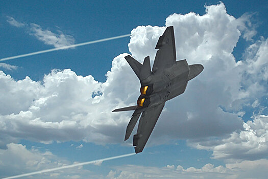 Вопрос по третьей мировой войне: смогут ли Россия и Китай одержать победу в бою над F-22 Raptor?