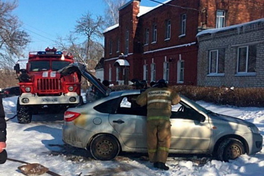 Автомобиль взорвался у здания СК в Рязанской области