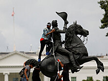 Milliyet (Турция): расизм не остановить разрушением памятников