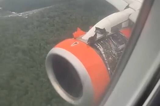Superjet-100 совершил вынужденную посадку во Внуково из-за повреждения