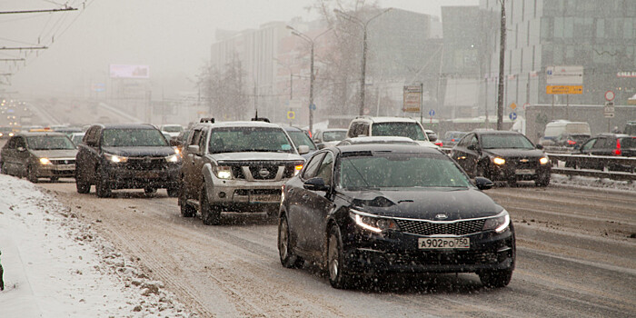 Москва встала в девятибалльных пробках