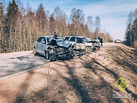 Стали известны подробности аварии Volkswagen и Mazda в Ломоносовском районе