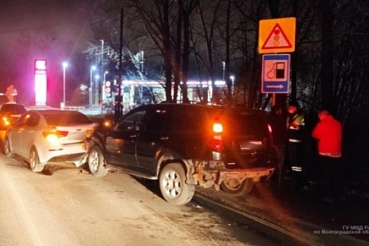В Волгоградской области пьяный водитель устроил массовое ДТП
