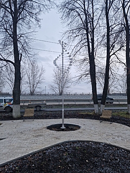 Набережную Воткинска украсила кинетическая скульптура